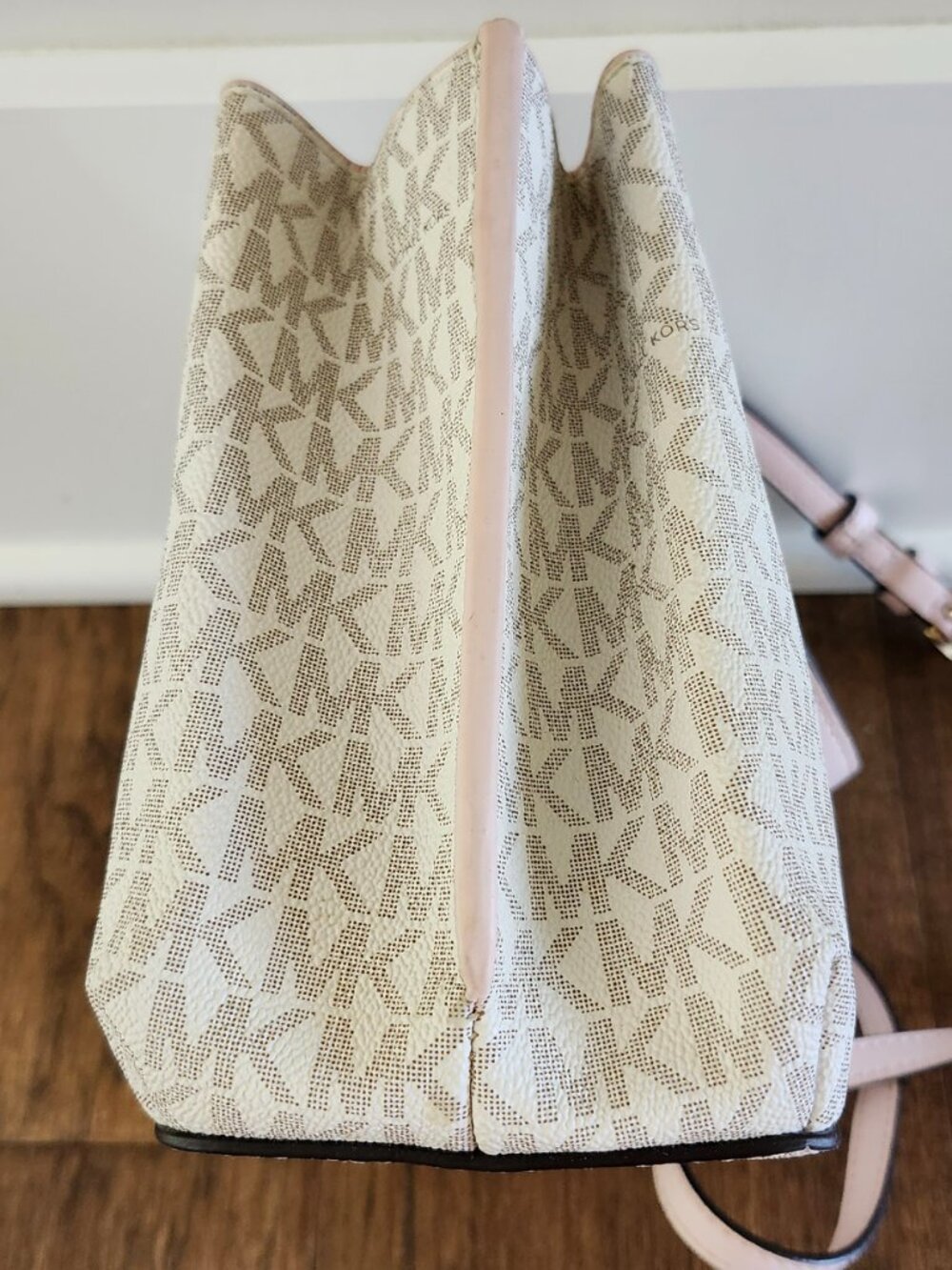 Michael Kors Jet Set Medium Chain Shoulder Tote – Vanilla/Pink – NWOT - Picture 4 of 15